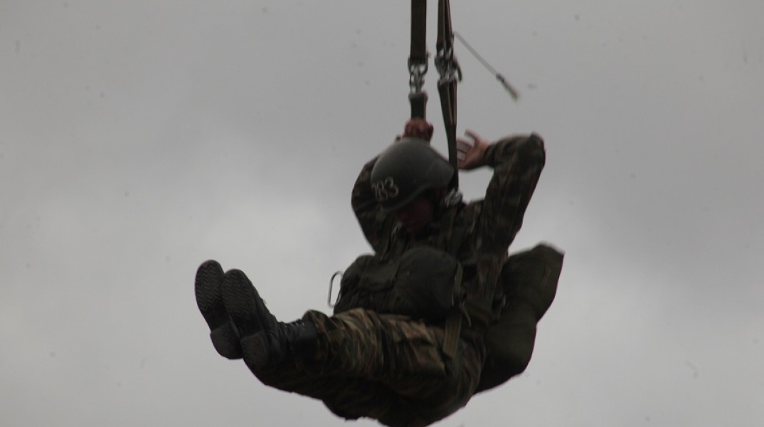 αλεξιπτωτιστής