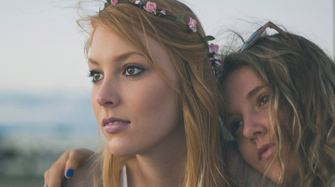 Sex Podcast: Η Μάρω αφηγείται στην Άντρη Κωνσταντίνου και στο pod.gr πώς ανακάλυψε στα 35 της χρόνια ότι είναι λεσβία.