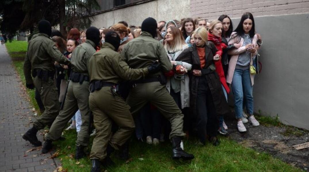 Βίαιες συλλήψεις διαδηλωτών σήμερα στο Μίνσκ 