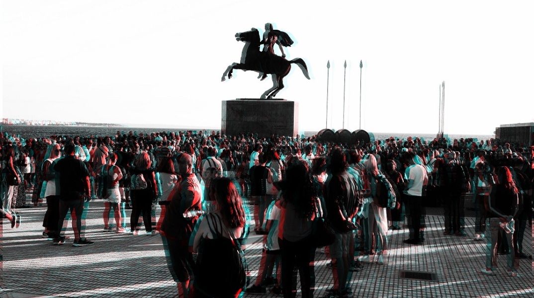 Στιγμιότυπο από τη διαμαρτυρία για τις μάσκες στη Θεσσαλονίκη 