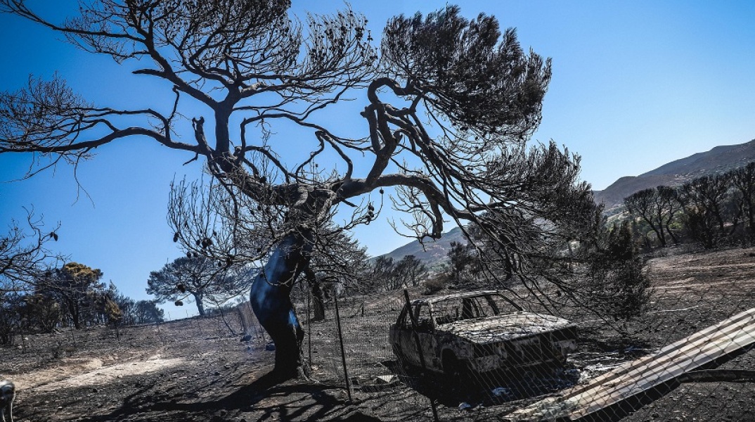 Κερατέα μία ημέρα μετά τη φωτιά