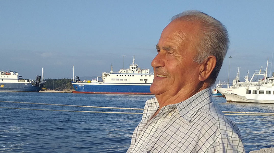 Ο 82χρονος Κερκυραίος. Νίκος Καρύδης. είναι πλέον φοιτητής στο ΑΠΘ
