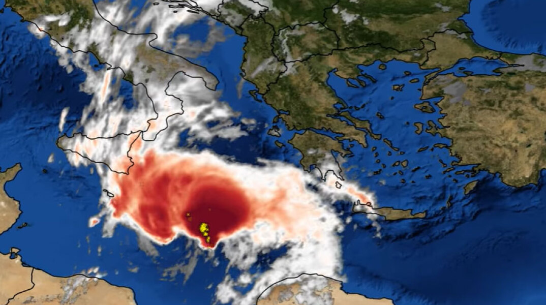Δορυφόρος κατέγραψε πώς κινείται η κακοκαιρία «Ιανός» στην Κεντρική Μεσόγειο, καθώς πλησιάζει την Ελλάδα