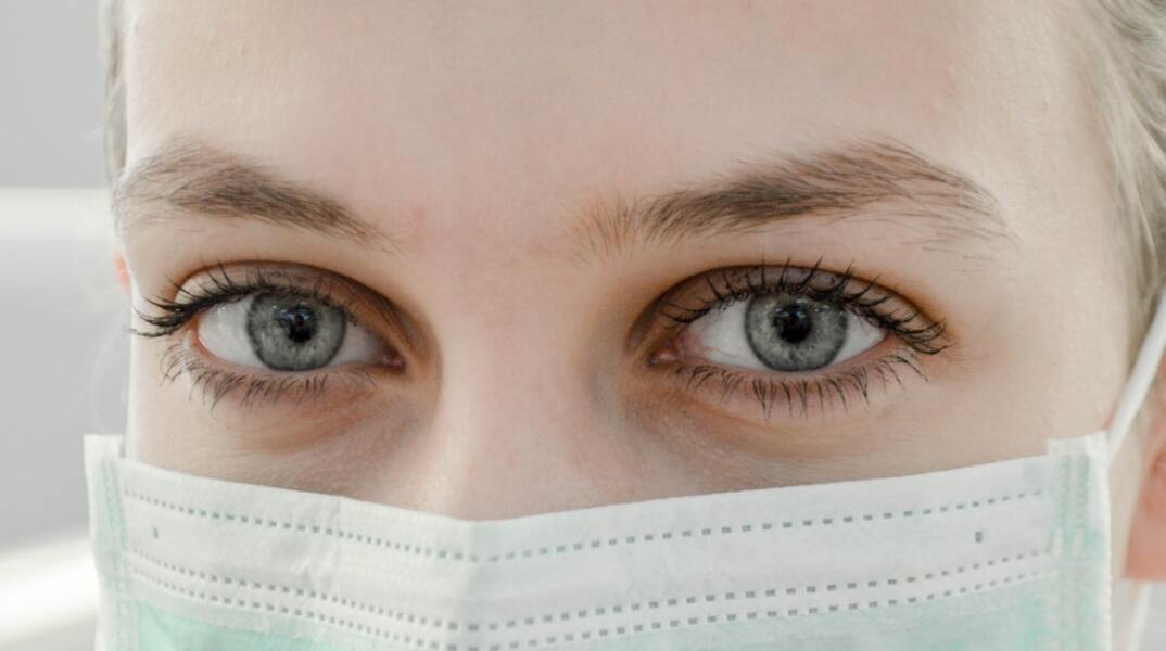 Πώς επηρεάζει τα μάτια μας η χρήση της μάσκας; 