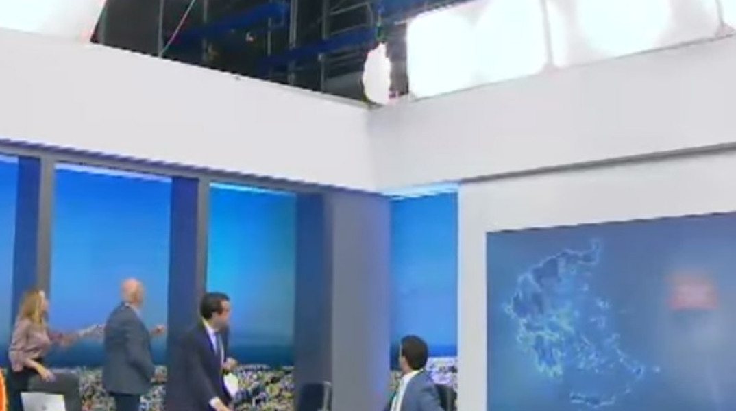 Στη διάρκεια της εκπομπής «Καλημέρα Ελλάδα» έπιασε φωτιά ένα από τα φωτιστικά του στούντιο