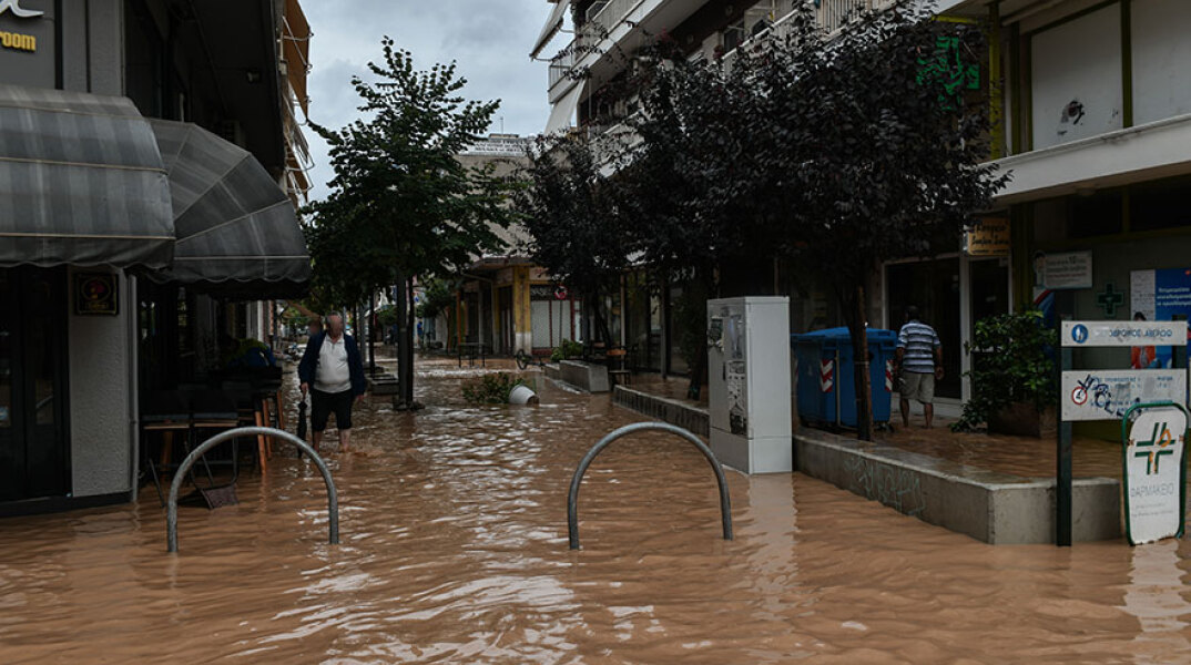 Φονικές πλημμύρες στην Καρδίτσα από την κακοκαιρία «Ιανός» - Νεκρός εντοπίστηκε ο 62χρονος αγνοούμενος