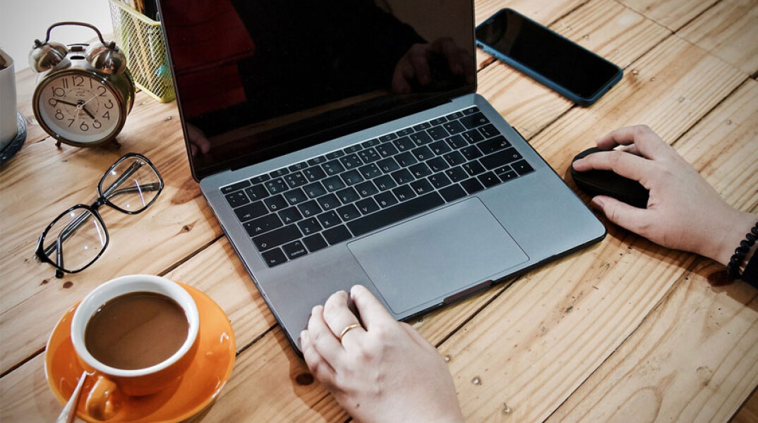 Από τη Δευτέρα 21 Σεπτεμβρίου 2020 υποχρεωτική τηλεργασία για το 40% των εργαζομένων σε Δημόσιο και Ιδιωτικό Τομέα