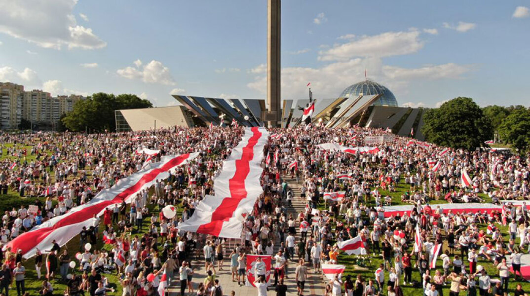 Λευκορωσία: Χιλιάδες άνθρωποι στους δρόμους κατά Λουκασένκο