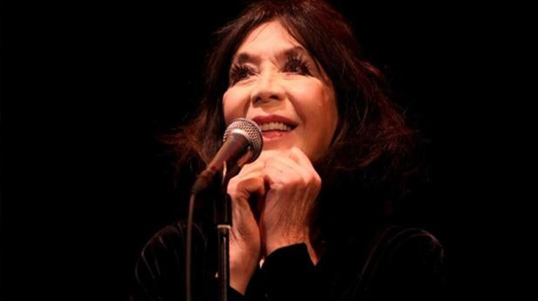 Η Γαλλίδα τραγουδίστρια και ηθοποιός Ζιλιέτ Γκρεκό