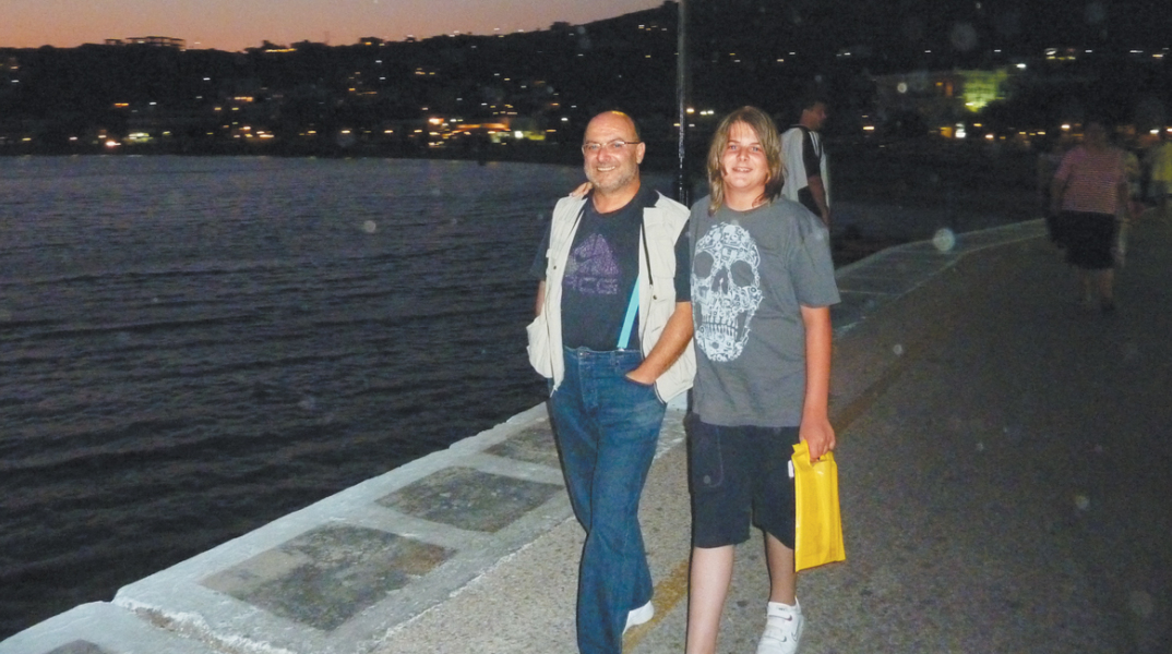 Ο Στράτος Φαναράς με το γιο του Κωστή 