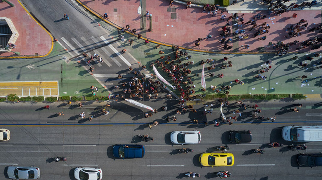 Κόσμος στην Πανεπιστημίου - Ο ΕΟΔΥ ανακοίνωσε 342 νέα κρούσματα κορωνοϊού την Πέμπτη 24 Σεπτεμβρίου 2020