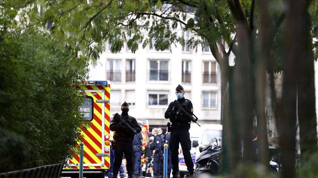 Τέσσερις τραυματίες από την επίθεση με μαχαίρι στο Παρίσι