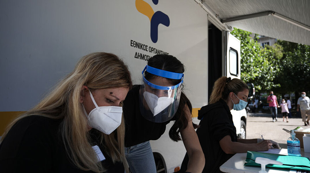 Κινητό κλιμάκιο του ΕΟΔΥ στην Κυψέλη - 1.600 έλεγχοι με rapid tests σε τρεις ημέρες