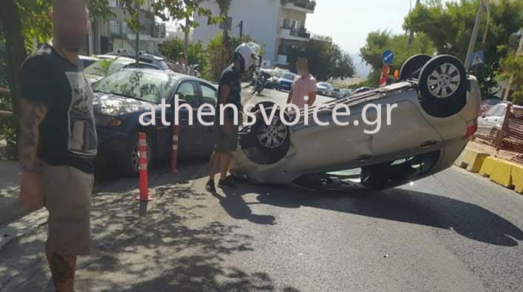 Αυτοκίνητο τούμπαρε στο Πολύγωνο - Τραυματίστηκε η ηλικιωμένη οδηγός