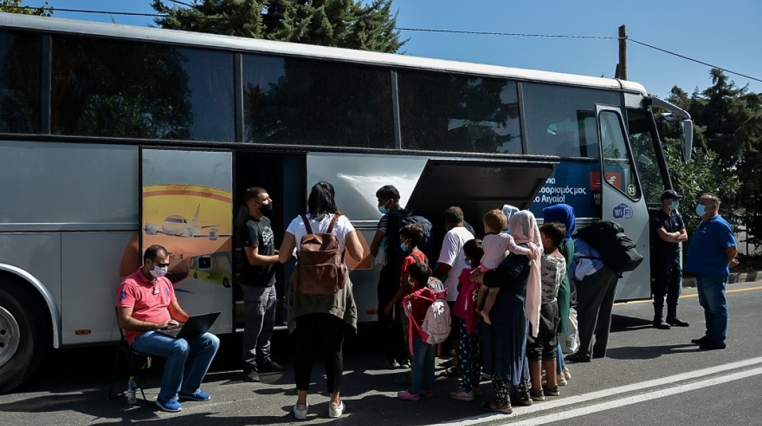 Μεταφορά προσφύγων