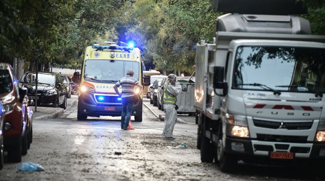 Μεταφορά ηλικιωμένων από το γηροκομείο στον Άγιο Παντελεήμονα σε νοκοκομεία