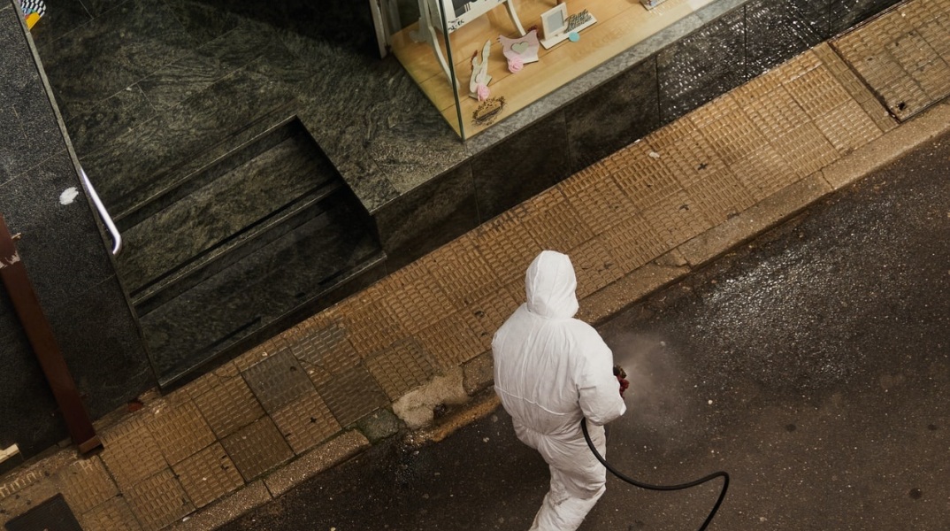 Απολυμάνσεις στους δρόμους της Ισπανίας