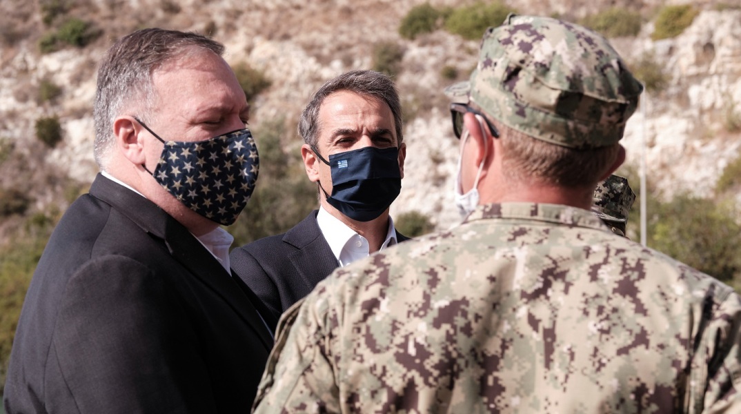 ΕΠΙΣΚΕΨΗ ΤΟΥ ΠΡΩΘΥΠΟΥΡΓΟΥ ΚΥΡ. ΜΗΤΣΟΤΑΚΗ ΚΑΙ ΤΟΥ ΥΠΕΞ ΤΩΝ ΗΠΑ Μ. ΠΟΜΠΕΟ ΣΤΗΝ ΣΤΡΑΤΙΩΤΙΩΤΙΚΗ ΒΑΣΗ ΤΗΣ ΣΟΥΔΑΣ