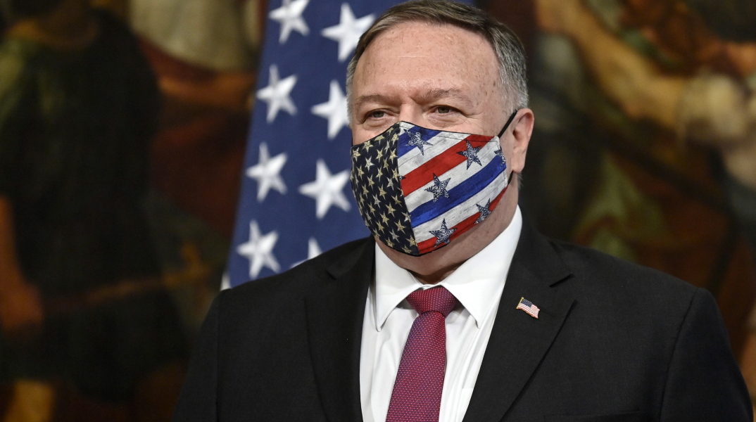 Τα πάνω κάτω και στην αμερικανική διπλωματία φέρνει η ασθένεια του Ντόναλντ Τραμπ, ο οποίος νοσηλεύεται με κορωνοϊό – Ακυρώνει ταξίδια ο Μάικ Πομπέο