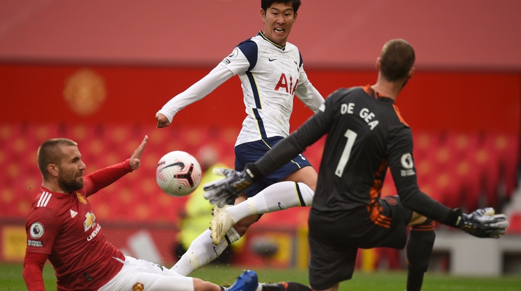 Μάντσεστερ Γιουνάιτεντ – Τότεναμ και εκκωφαντικό 1-6 στο Όλντ Τράφορντ για την τέταρτη αγωνιστική της Premier League. Τραγική άμυνα από την ομάδα του Σόλκσιερ. 