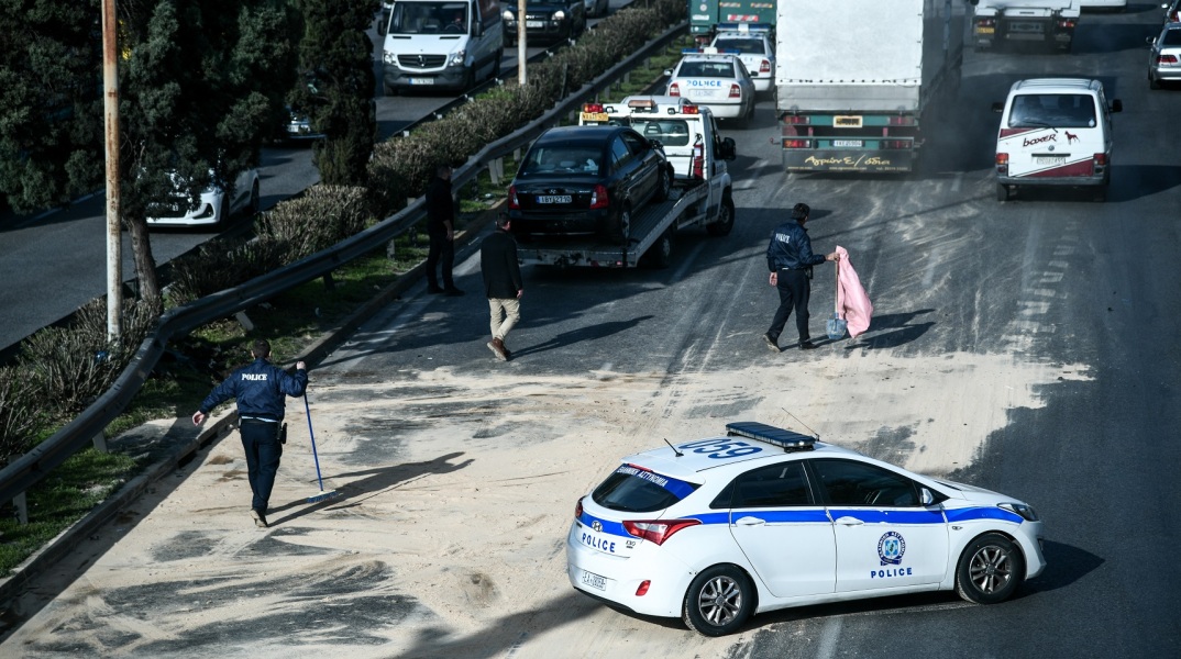 Τραγωδία στην άσφαλτο στη Ρόδο, αυτοκίνητο παρέσυρε πεζούς. Νεκρός 43χρονος, στο νοσοκομείο μεταφέρθηκαν τέσσερις τραυματίες