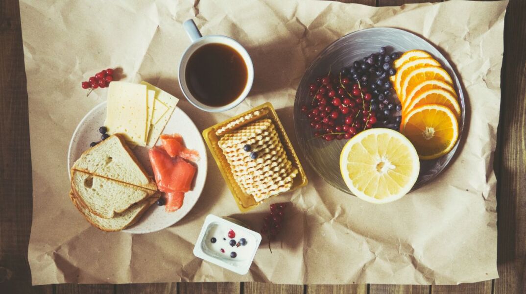 Πώς να παραμείνεις σε εγρήγορση, προσέχοντας τη διατροφή σου