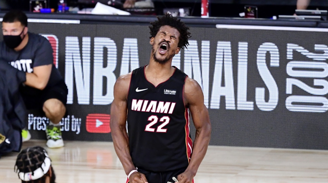 Τζίμι Μπάτλερ: Η συγκινητική ιστορία του παίκτη που έμεινε άστεγος στα 13 του και σήμερα οδηγεί τους Μαϊάμι Χιτ στους τελικούς του NBA.