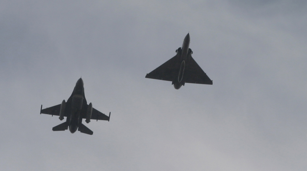 F-16 και Mirage 2000