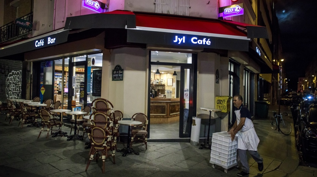 Σε κατάσταση ύψιστου συναγερμού κηρύχθηκε το Παρίσι, εξαιτίας της πανδημίας - νέα περιοριστικά μέτρα σε ισχύ από την Τρίτη