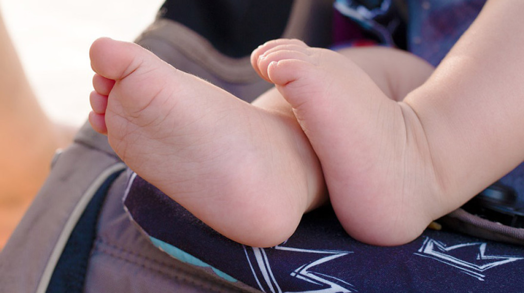 Σέρρες: Αυτοκίνητο παρέσυρε καρότσι με βρέφος σε διάβαση πεζών