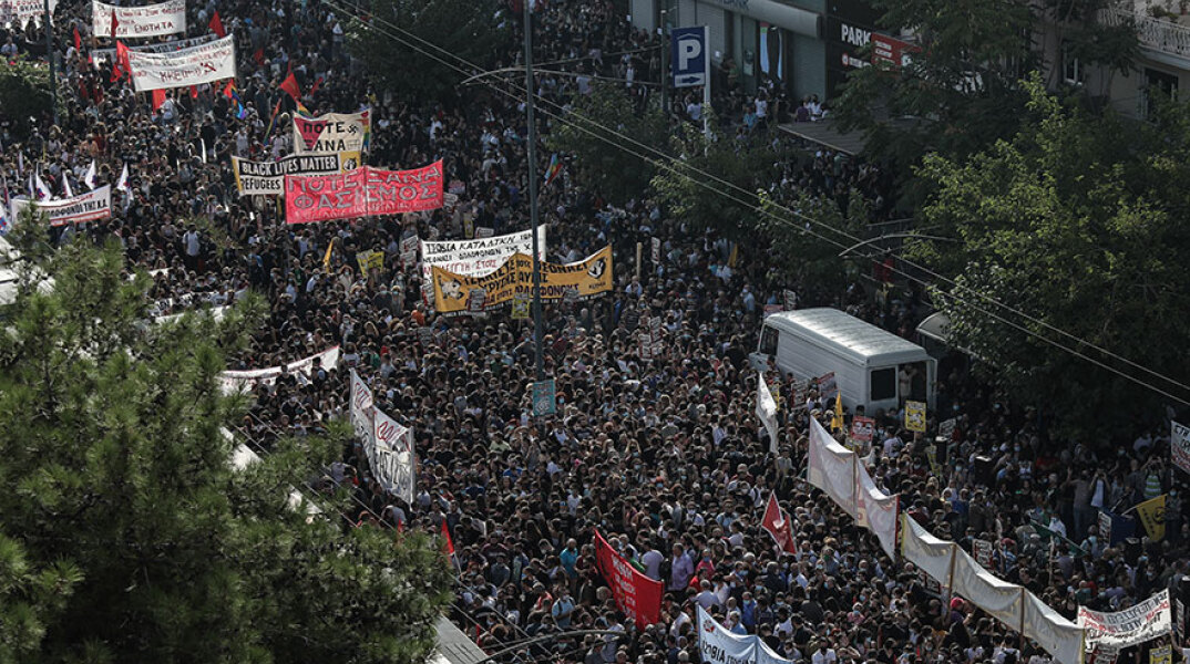 Δίκη Χρυσής Αυγής: Η μεγάλη αντιφασιστική διαδήλωση έξω από το Εφετείο Αθηνών
