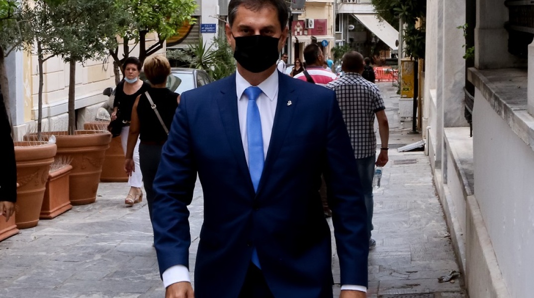 Χάρης Θεοχάρης