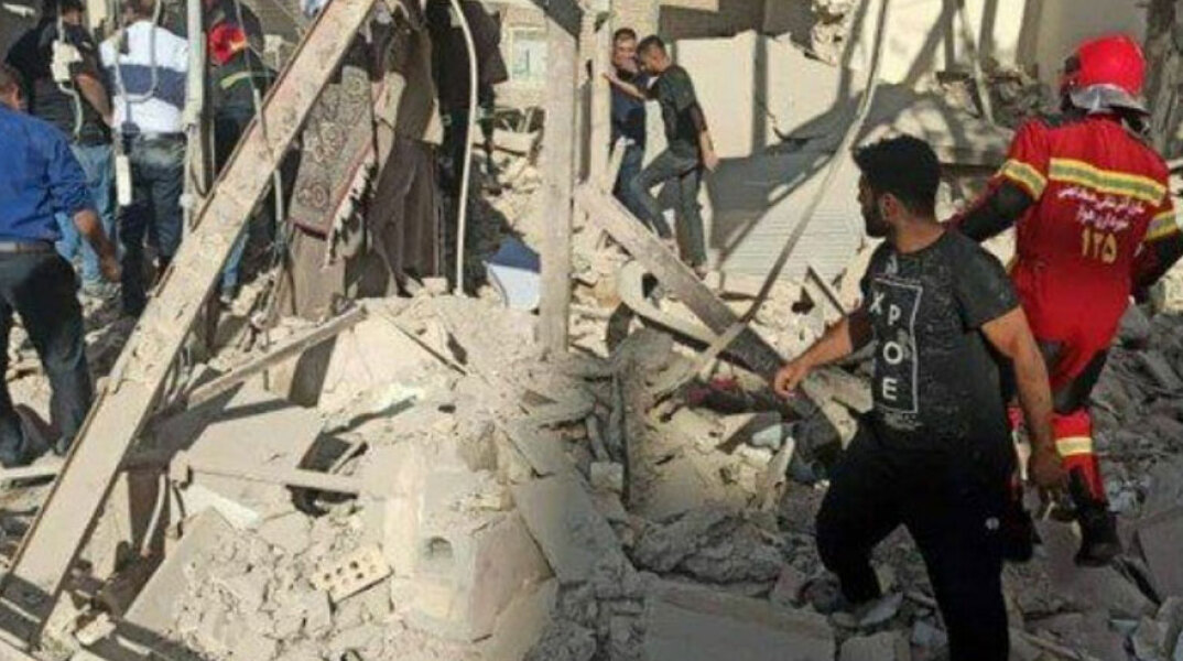 Κτίριο στο Ιράν ισοπεδώθηκε μετά από ισχυρή έκρηξη λόγω διαρροής φυσικού αερίου