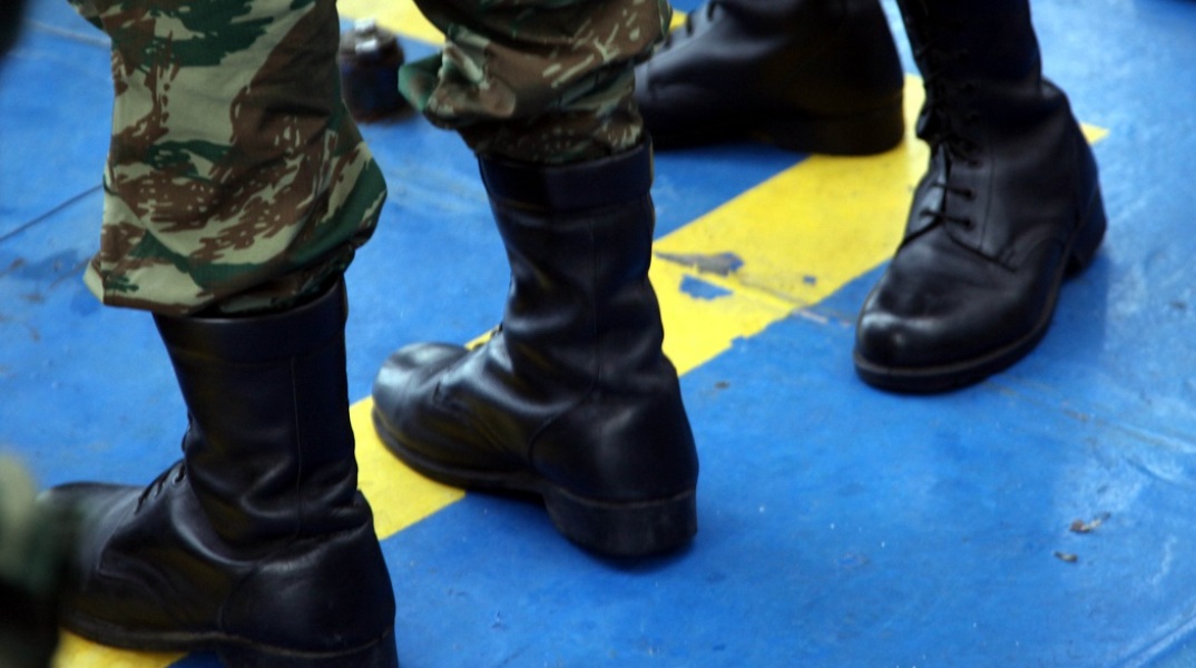 Στρατιωτικός 