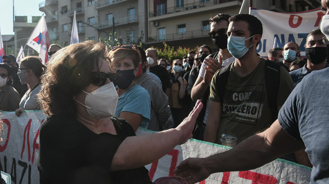ΜΑΓΔΑ ΦΥΣΣΑ - ΑΠΟΦΑΣΗ ΣΤΗΝ ΔΙΚΗ ΤΗΣ ΧΡΥΣΗΣ ΑΥΓΗΣ // ΑΝΤΙΦΑΣΙΣΤΙΚΗ ΣΥΓΚΕΝΤΡΩΣΗ ΤΟΥ ΠΑΜΕ ΕΞΩ ΑΠΟ ΤΟ ΕΦΕΤΕΙΟ