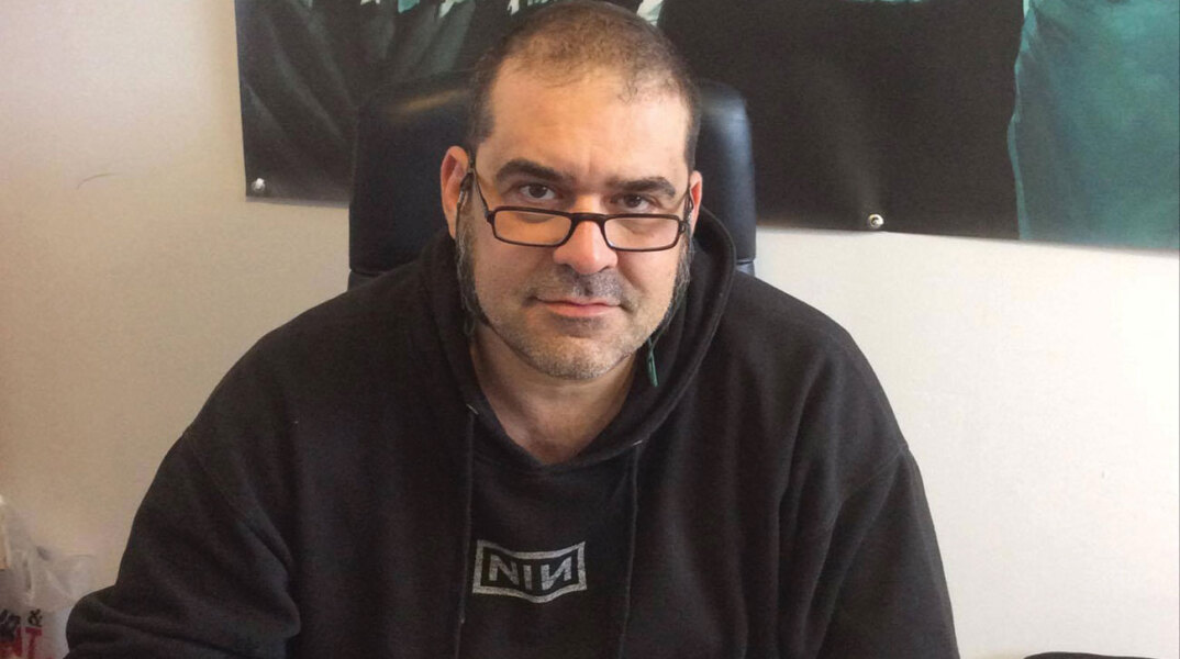 Ο Nίκος Χατζόπουλος από τις Εκδόσεις Οξύ