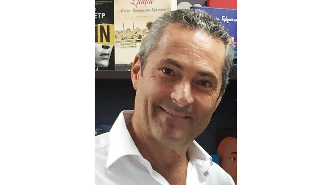 Ο Γιάννης Κωνστανταρόπουλος μιλάει για τον εκδοτικό οίκο Μίνωα