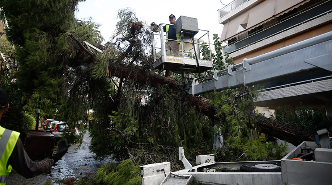 Καταιγίδα - Νέο Ηράκλειο - Μεγάλες ζημιές
