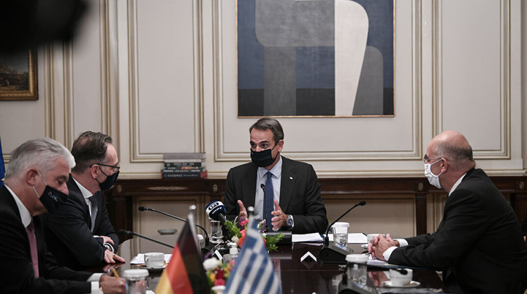 Ο πρωθυπουργός Κυριάκος Μητσοτάκης στη συνάντησή του με τον Γερμανό ΥΠΕΞ Χάικο Μάας στο Μέγαρο Μαξίμου