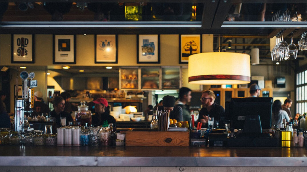 Θαμώνες σε μπαρ