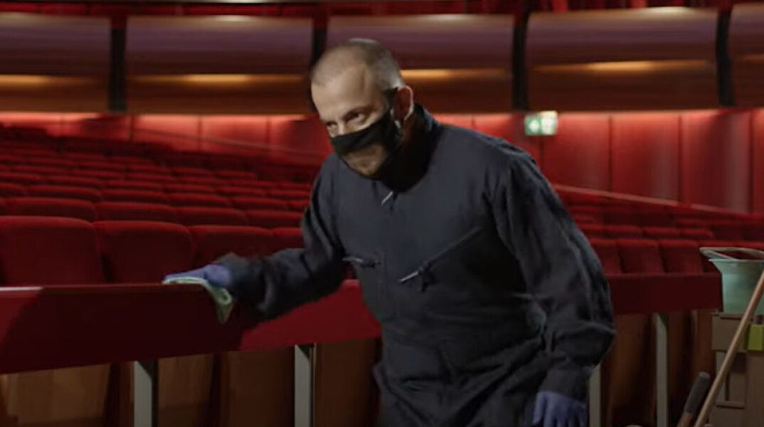 Ο βαρύτονος Χάρης Ανδριανός στο απολαυστικό βίντεο της Εθνικής Λυρικής Σκηνής για την αυστηρή τήρηση των μέτρων προστασίας από τον κορωνοϊό