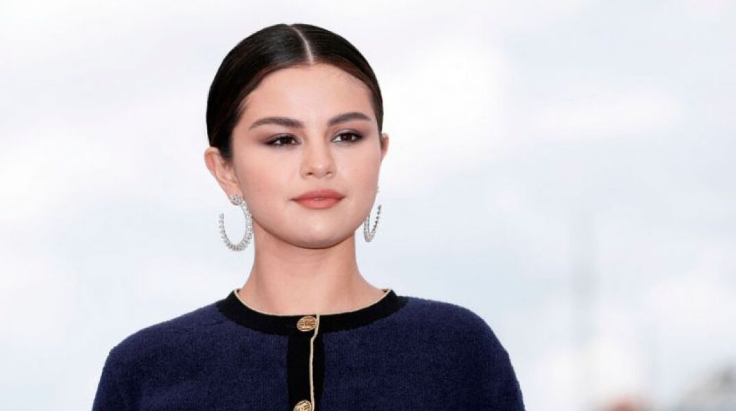 Η Σελένα Γκόμεζ πρωταγωνίστρια και παραγωγός στο θρίλερ Dollhouse