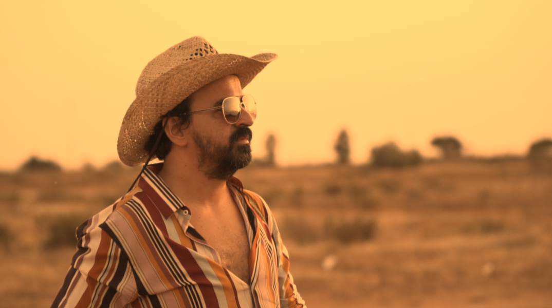 Ο μουσικός Monsieur Minimal