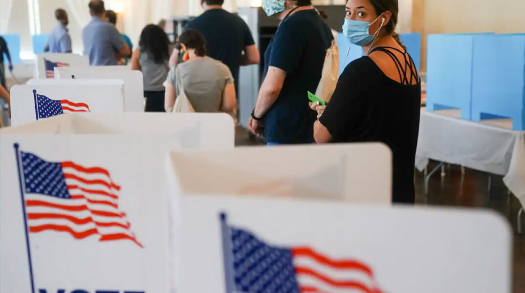 Αμερικανικές εκλογές 2020: Ψηφοφόροι στη Τζόρτζια των ΗΠΑ περιμένουν στην ουρά για να ασκήσουν το εκλογικό τους δικαίωμα