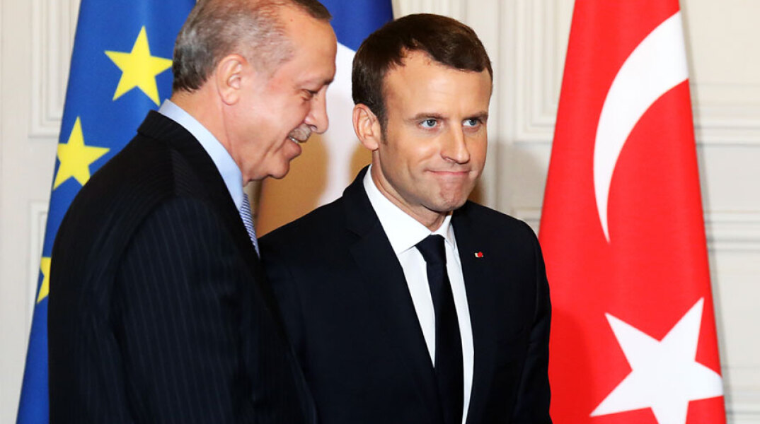 Ρετζέπ Ταγίπ Ερντογάν και Εμανουέλ Μακρόν σε παλαιότερη συνάντηση (ΦΩΤΟ ΑΡΧΕΙΟΥ)