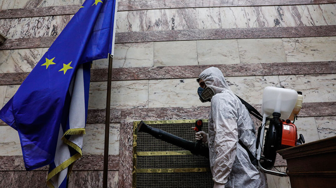 Απολύμανση στη Βουλή για κορωνοϊό - Η Νίκη Κεραμέως βρέθηκε θετική σε Covid-19