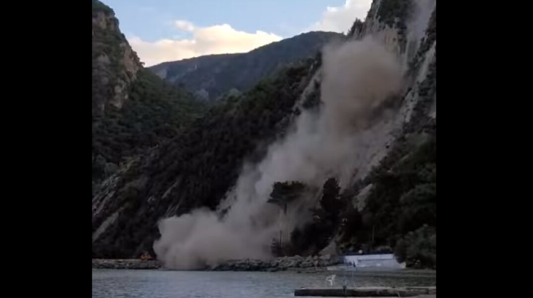 Κατολίσθηση στη Σάμο, στην περιοχή Αυλάκια, μετά τον ισχυρό σεισμό