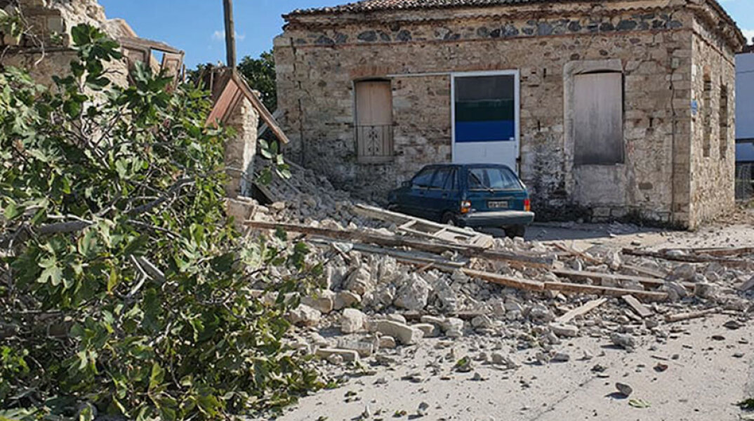 Καταστροφές από τον φονικό σεισμό στη Σάμο