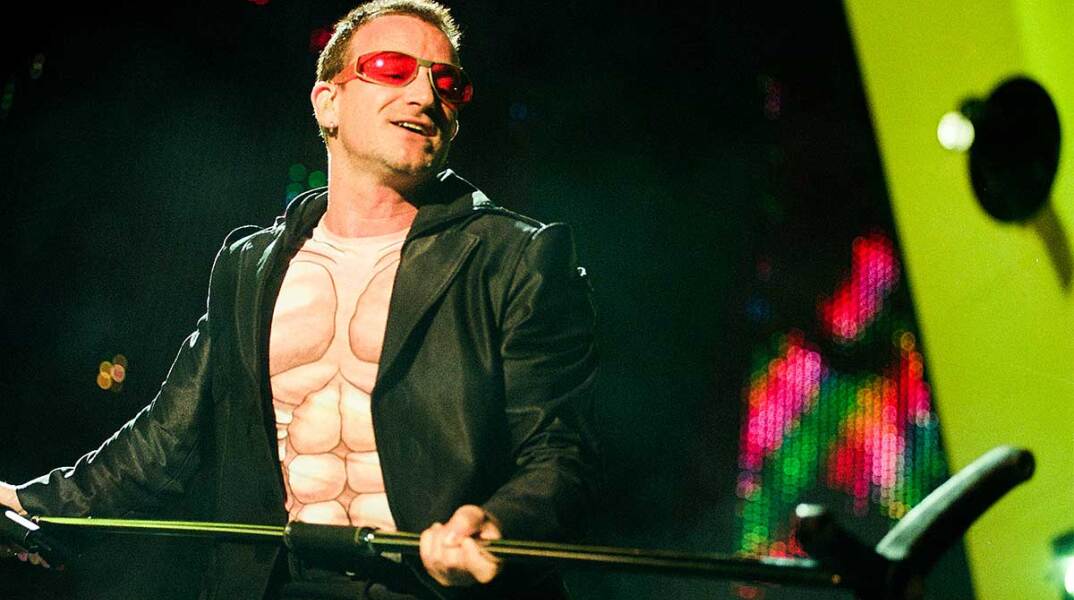 Στιγμιότυπο από τη συναυλία των U2 στη Θεσσαλονίκη το 1997