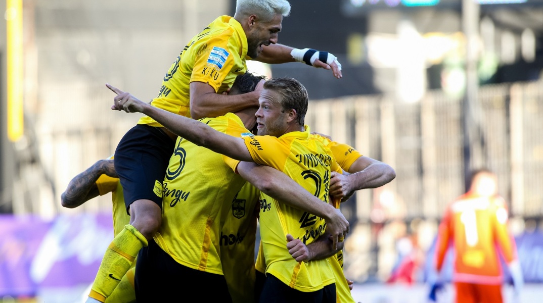 Το καλύτερο ξεκίνημα στην ιστορία του διανύει ο Άρης, ο οποίος επικράτησε με σκορ 1-0 του Αστέρα Τρίπολης και βρίσκεται πρώτος στη βαθμολογία της Super League